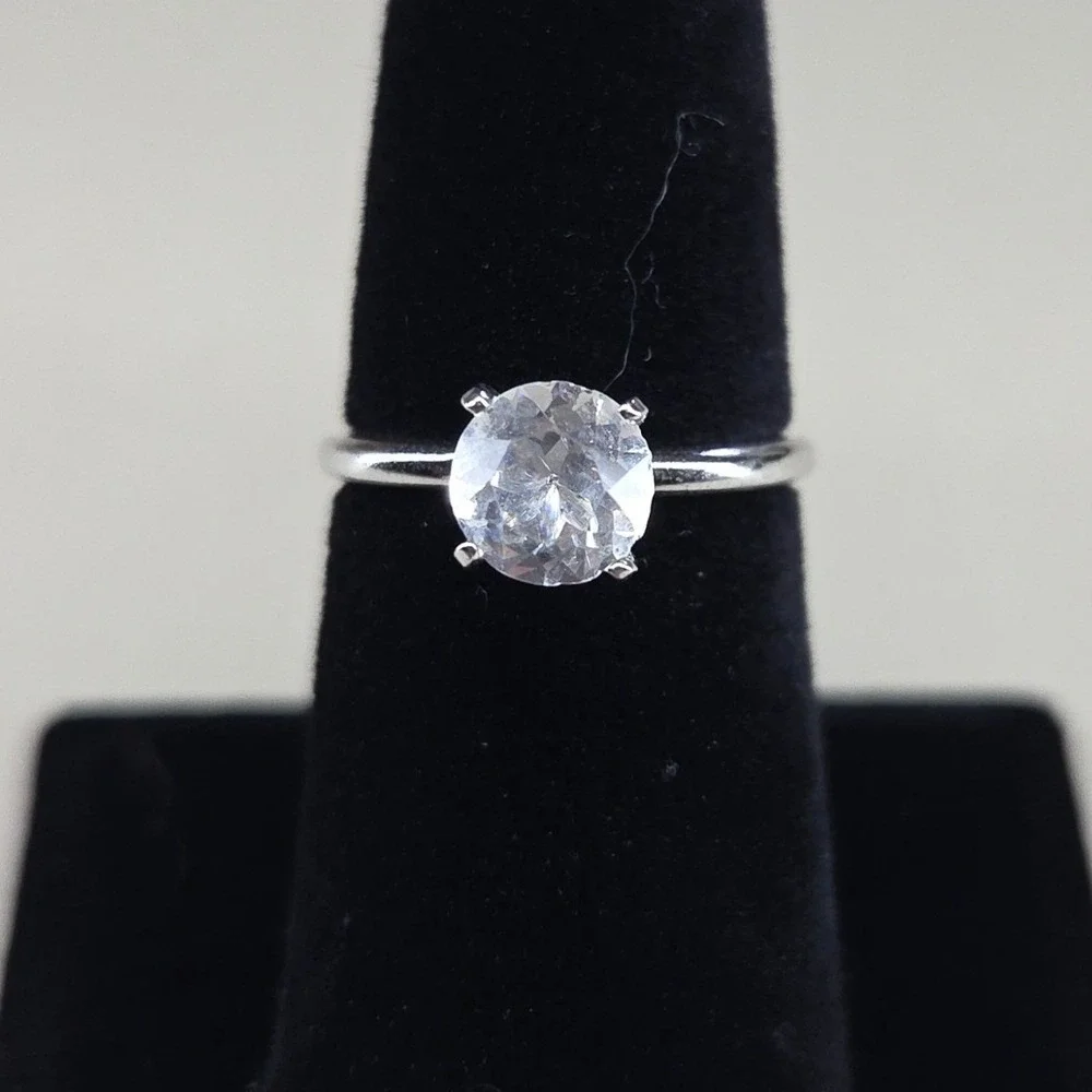Silver Tone Round Cut Clear Stone Solitaire Ring Size 7.5 Four Prong Minimalist